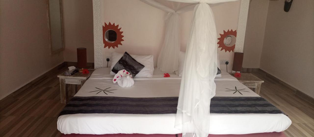 Eleven Pearl Boutique Hotel & Spa เดียนีบีช ภายนอก รูปภาพ