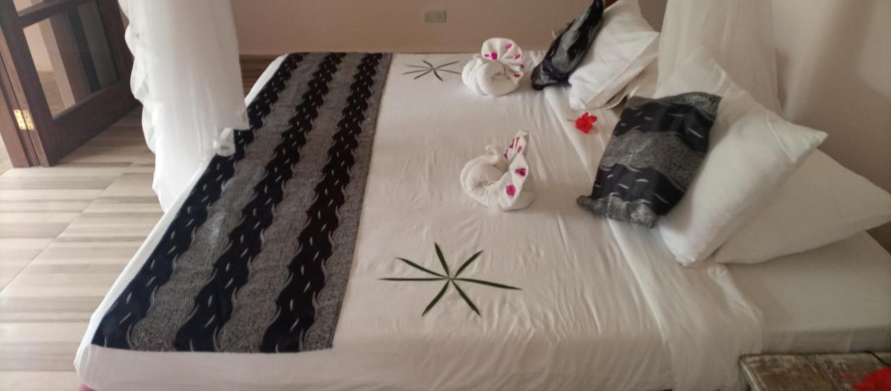 Eleven Pearl Boutique Hotel & Spa เดียนีบีช ภายนอก รูปภาพ