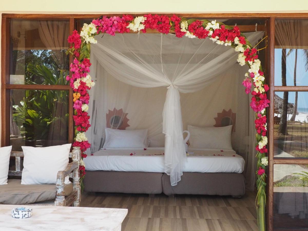 Eleven Pearl Boutique Hotel & Spa เดียนีบีช ภายนอก รูปภาพ