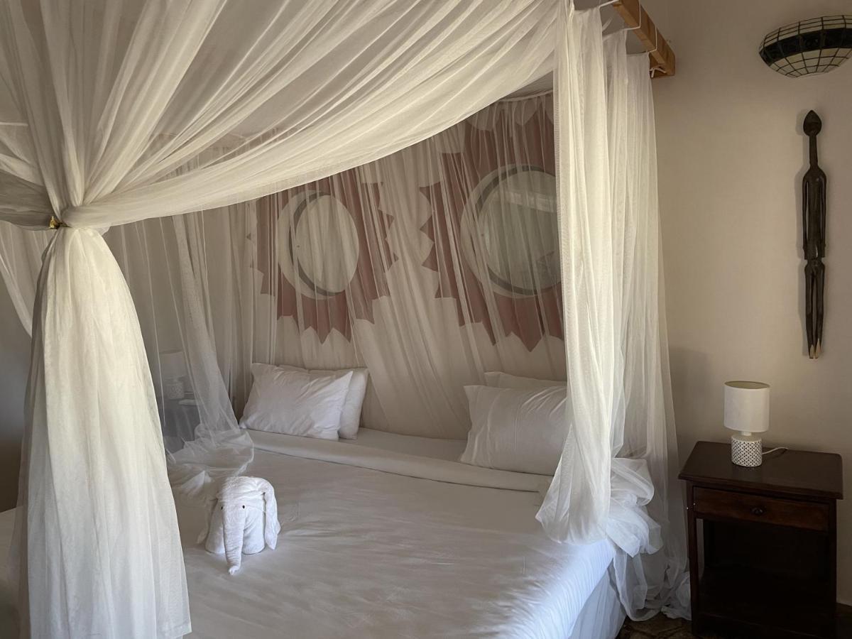 Eleven Pearl Boutique Hotel & Spa เดียนีบีช ภายนอก รูปภาพ