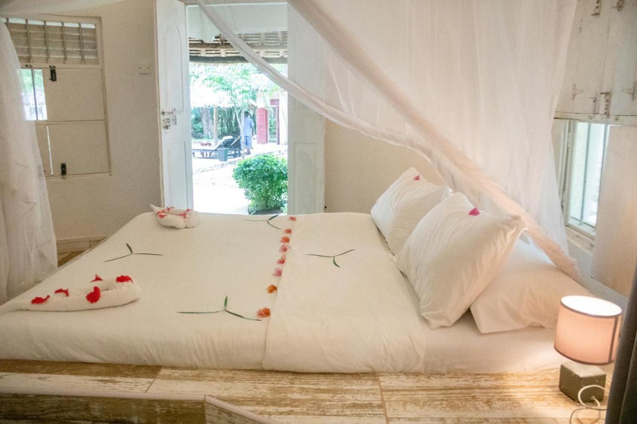 Eleven Pearl Boutique Hotel & Spa เดียนีบีช ภายนอก รูปภาพ