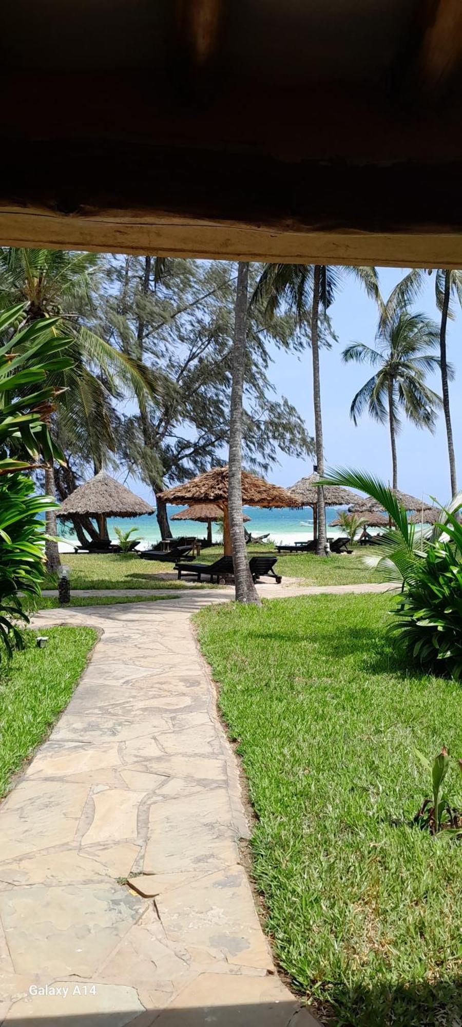 Eleven Pearl Boutique Hotel & Spa เดียนีบีช ภายนอก รูปภาพ
